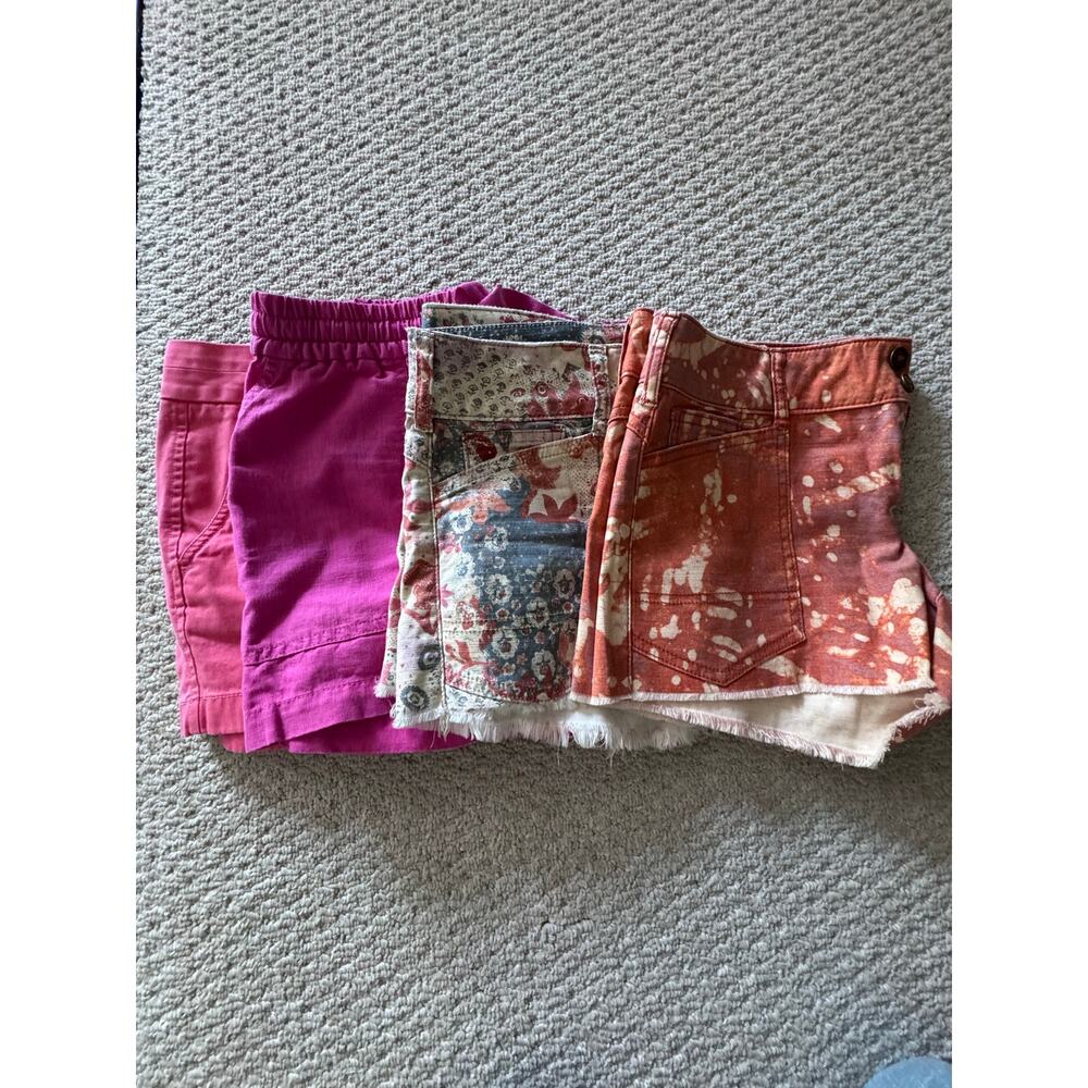 Shorts lot size 2, 26 and XS
